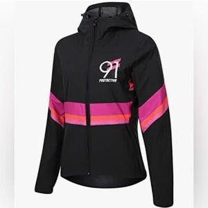 PROTECTIVE women’s rain jacket for outdoor‎ activities and bike adventures
